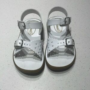 Footmates white sandal